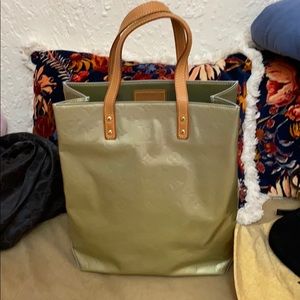 Louis Vuitton Reade MM hand bag